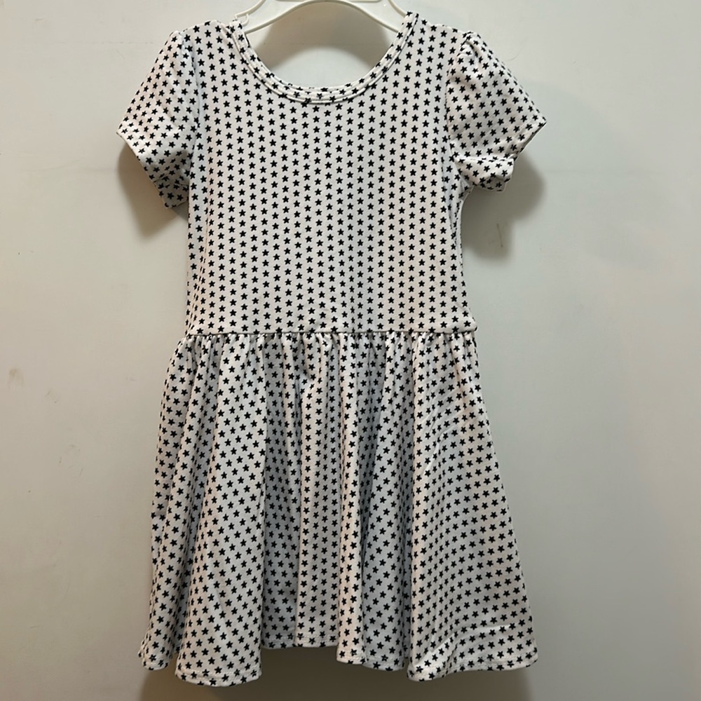 Dot Dot Smile dress size 12/24 months soft & twirly, white with black stars ✨